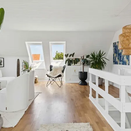Idyllic Cliffside With Stunning Sea Views Allinge-Sandvig