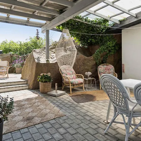 Idyllic Cliffside With Stunning Sea Views * アリンエ