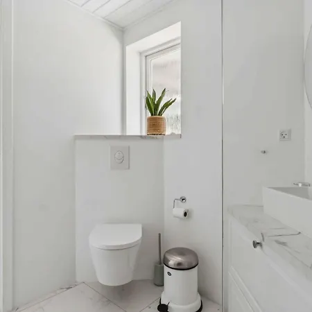 Idyllic Cliffside With Stunning Sea Views アリンエ