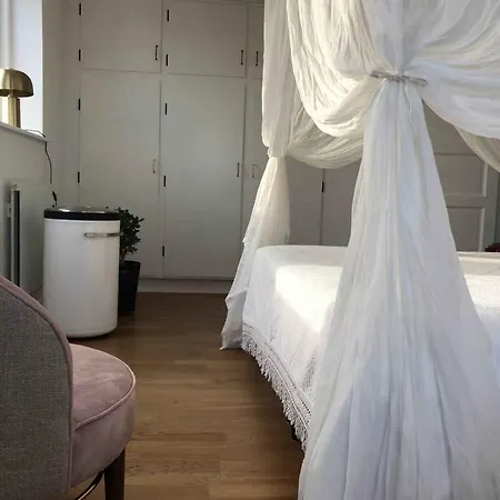 Idyllic Cliffside With Stunning Sea Views * アリンエ